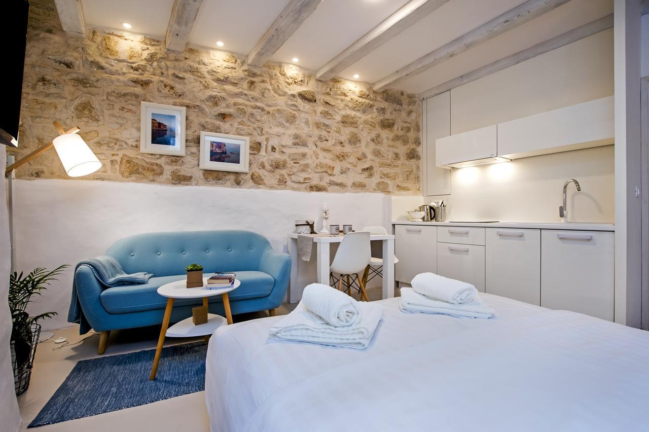 Luna Rooms And Studios Rovinj Eksteriør billede